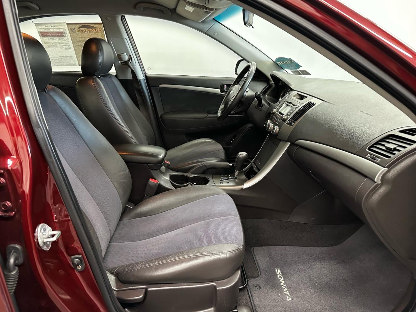 2010 RED Hyundai Sonata Limited V6 (5NPEU4AF2AH) with an 3.3L V6 DOHC 24V engine, 5-Speed Automatic transmission, located at 533 S West End Blvd., Quakertown, PA, 18951, (877) 257-4995, 40.343994, -75.303604 - INCLUDED IN THE SALE PRICE OF EVERY VEHICLE: 48 Hour Money Back Guarantee 6 Month - 6,000 Mile Warranty Brand New PA State Inspection & Emission $10 Oil Changes for the Life of the Loan Complete CARFAX - Photo#4