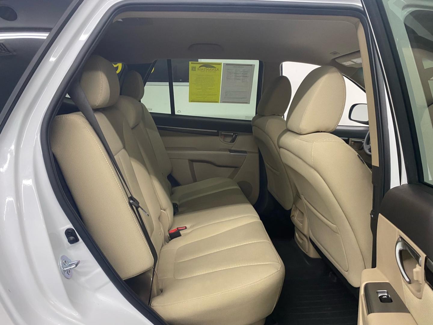 2011 White /Tan Hyundai Santa Fe (5XYZGDAG4BG) , located at 533 S West End Blvd., Quakertown, PA, 18951, (877) 257-4995, 40.343994, -75.303604 - Photo#5