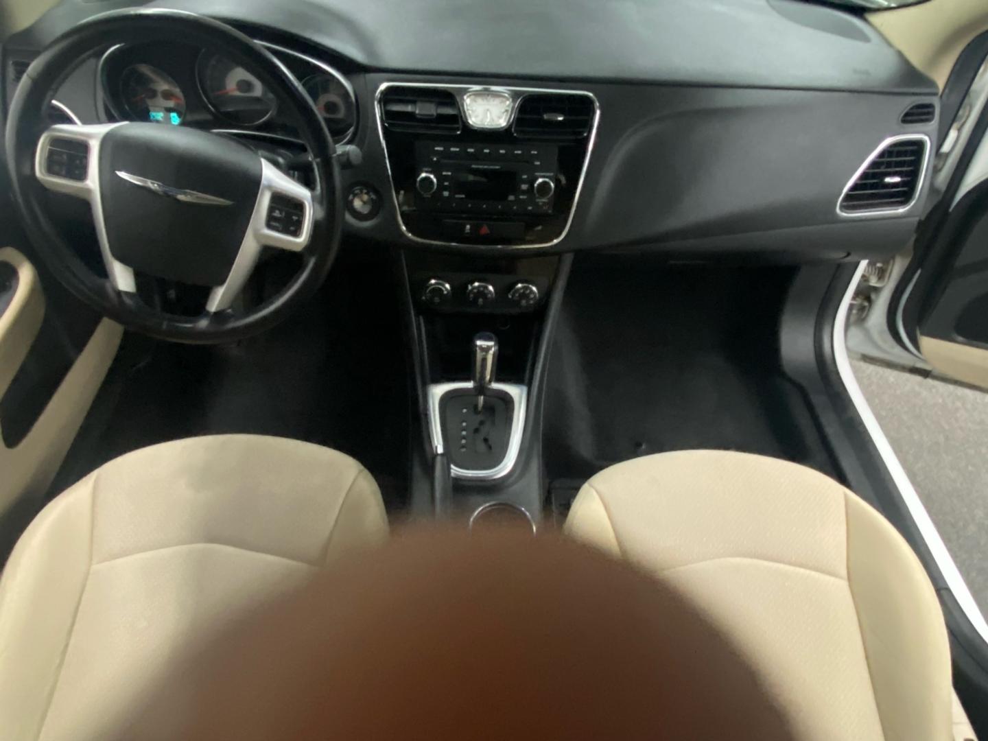 2012 White /Tan Chrysler 200 (1C3CCBBB8CN) , located at 533 S West End Blvd., Quakertown, PA, 18951, (877) 257-4995, 40.343994, -75.303604 - Photo#5