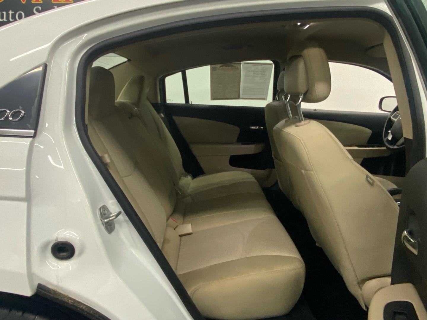 2012 White /Tan Chrysler 200 (1C3CCBBB8CN) , located at 533 S West End Blvd., Quakertown, PA, 18951, (877) 257-4995, 40.343994, -75.303604 - Photo#3