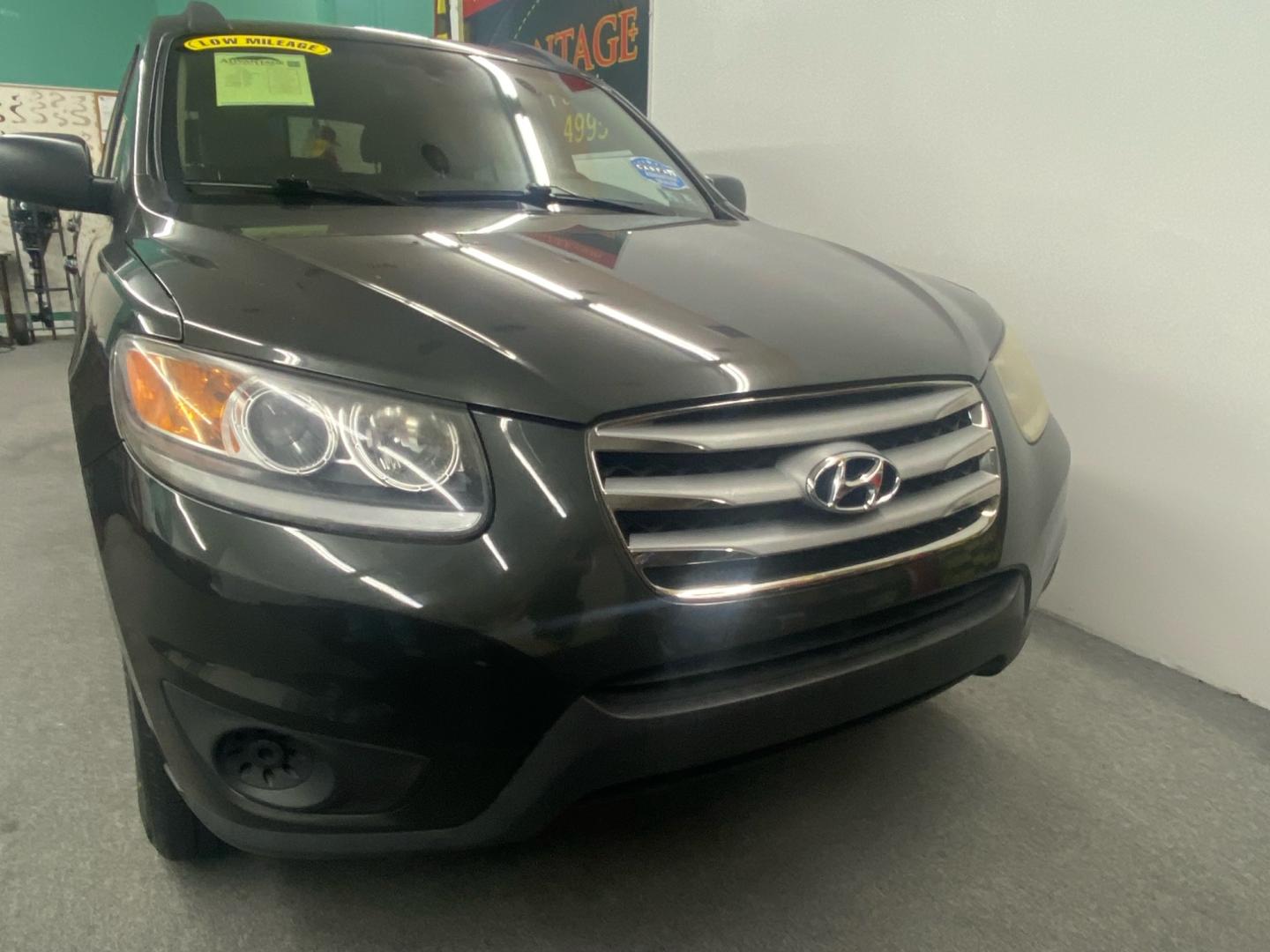 2012 Green /Tan Hyundai Santa Fe (5XYZG3ABXCG) , located at 533 S West End Blvd., Quakertown, PA, 18951, (877) 257-4995, 40.343994, -75.303604 - INCLUDED IN THE SALE PRICE OF EVERY VEHICLE: 48 Hour Money Back Guarantee 6 Month - 6,000 Mile Warranty Brand New PA State Inspection & Emission $10 Oil Changes for the Life of the Loan Complete CARFAX - Photo#2