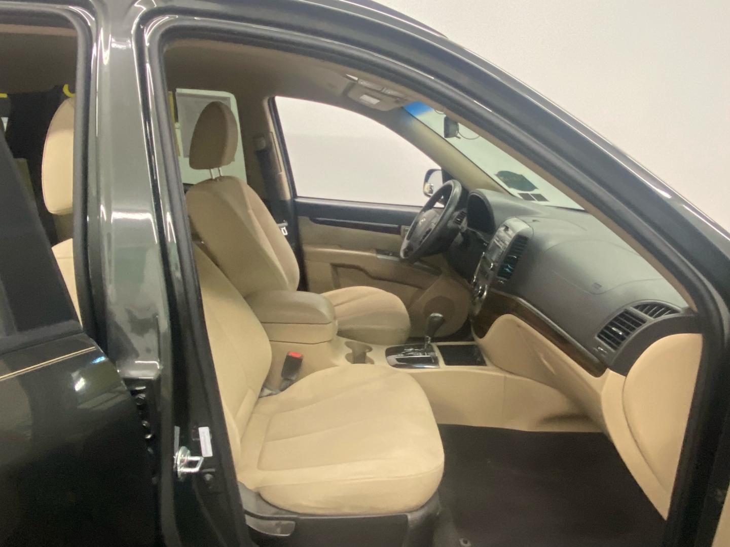 2012 Green /Tan Hyundai Santa Fe (5XYZG3ABXCG) , located at 533 S West End Blvd., Quakertown, PA, 18951, (877) 257-4995, 40.343994, -75.303604 - INCLUDED IN THE SALE PRICE OF EVERY VEHICLE: 48 Hour Money Back Guarantee 6 Month - 6,000 Mile Warranty Brand New PA State Inspection & Emission $10 Oil Changes for the Life of the Loan Complete CARFAX - Photo#5