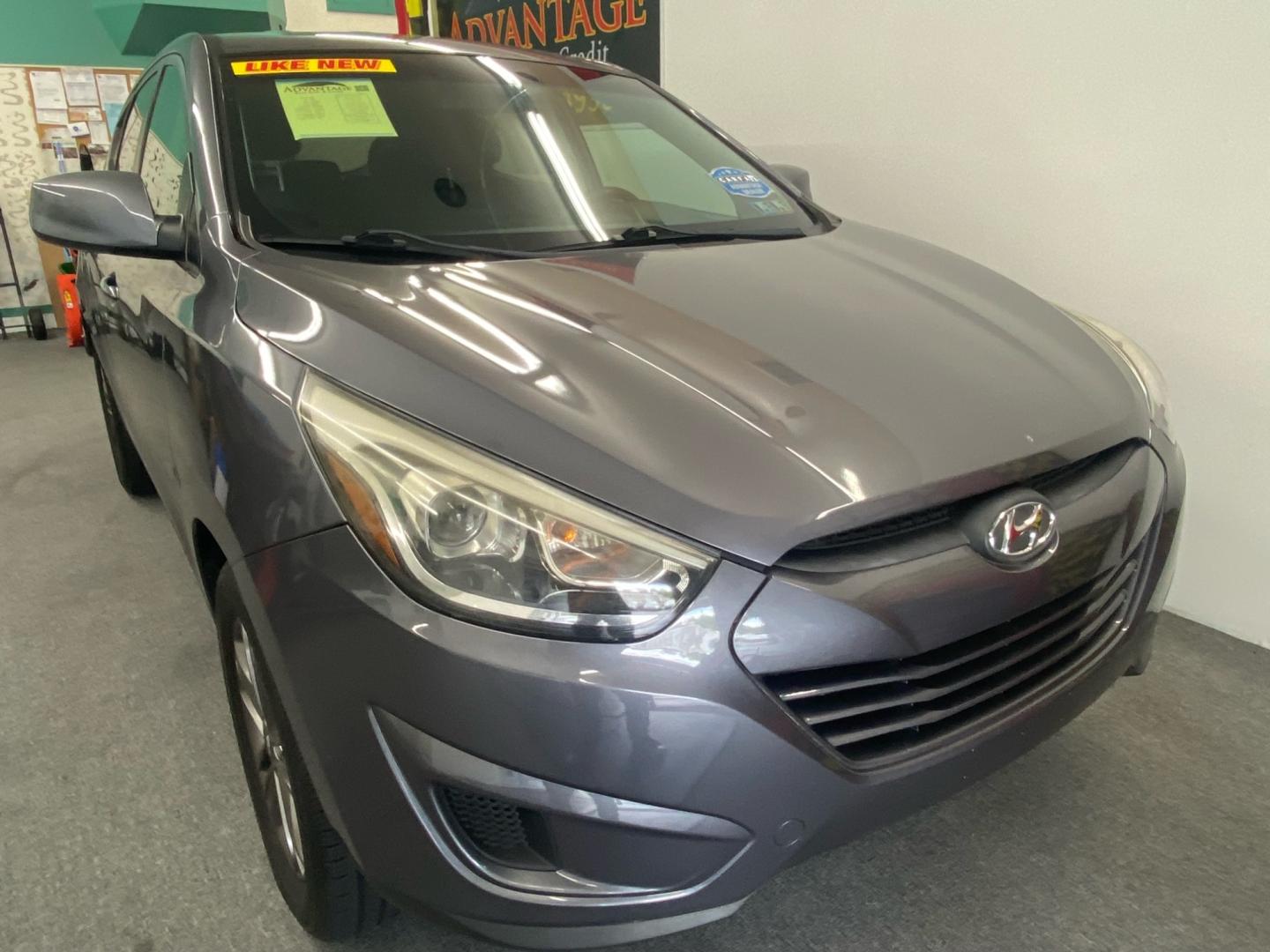 2015 BLACK /GRAY Hyundai Tucson SE FWD (KM8JT3AF5FU) with an 2.0L L4 DOHC 16V engine, 6-Speed Automatic transmission, located at 533 S West End Blvd., Quakertown, PA, 18951, (877) 257-4995, 40.343994, -75.303604 - Photo#2