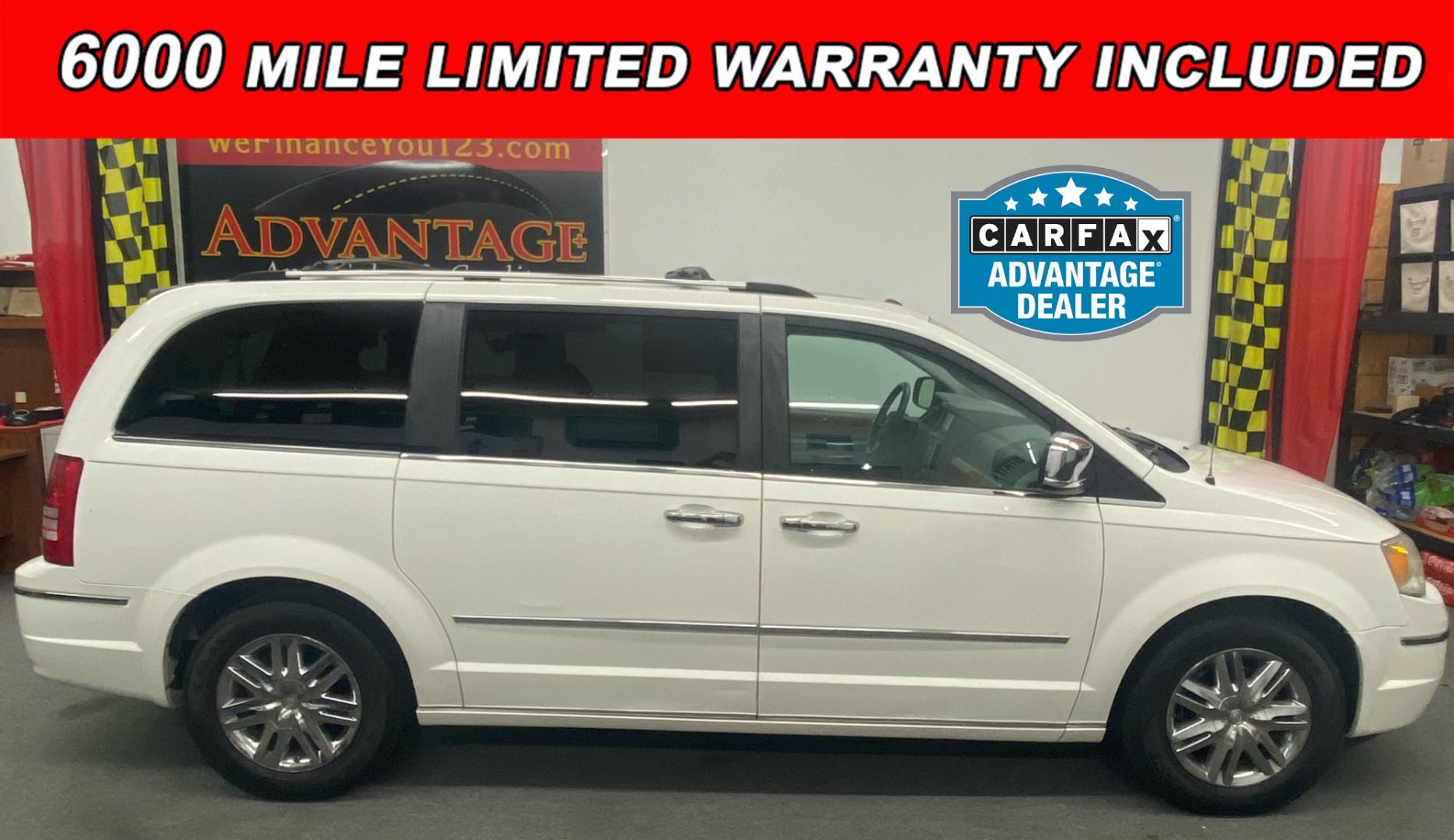 2008 White /Gray Chrysler Town & Country (2A8HR64X08R) , located at 533 S West End Blvd., Quakertown, PA, 18951, (877) 257-4995, 40.343994, -75.303604 - Photo#0