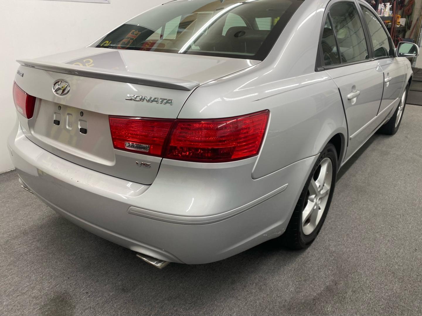 2009 GRAY /BLACK Hyundai Sonata (5NPEU46F09H) , located at 533 S West End Blvd., Quakertown, PA, 18951, (877) 257-4995, 40.343994, -75.303604 - INCLUDED IN THE SALE PRICE OF EVERY VEHICLE: 48 Hour Money Back Guarantee 6 Month - 6,000 Mile Warranty Brand New PA State Inspection & Emission $10 Oil Changes for the Life of the Loan Complete CARFAX - Photo#3