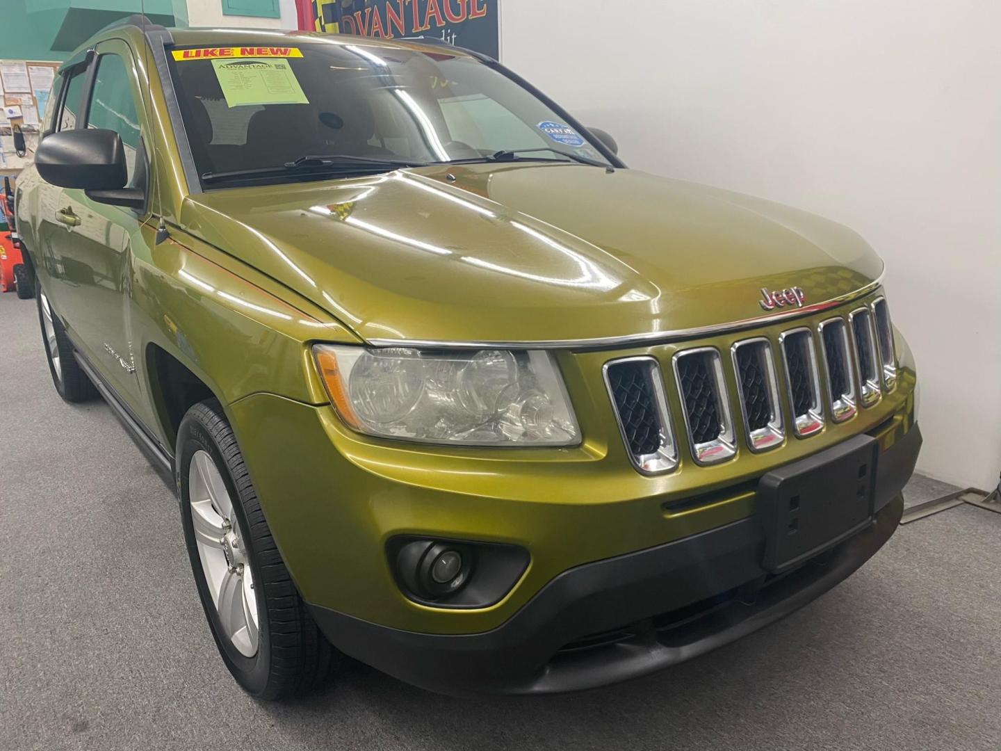 2012 /BLACK Jeep Compass Latitude 4WD (1C4NJDEB6CD) with an 2.4L L4 DOHC 16V engine, Continuously Variable Transmission transmission, located at 533 S West End Blvd., Quakertown, PA, 18951, (877) 257-4995, 40.343994, -75.303604 - INCLUDED IN THE SALE PRICE OF EVERY VEHICLE: 48 Hour Money Back Guarantee 6 Month - 6,000 Mile Warranty Brand New PA State Inspection & Emission $10 Oil Changes for the Life of the Loan Complete CARFAX - Photo#2