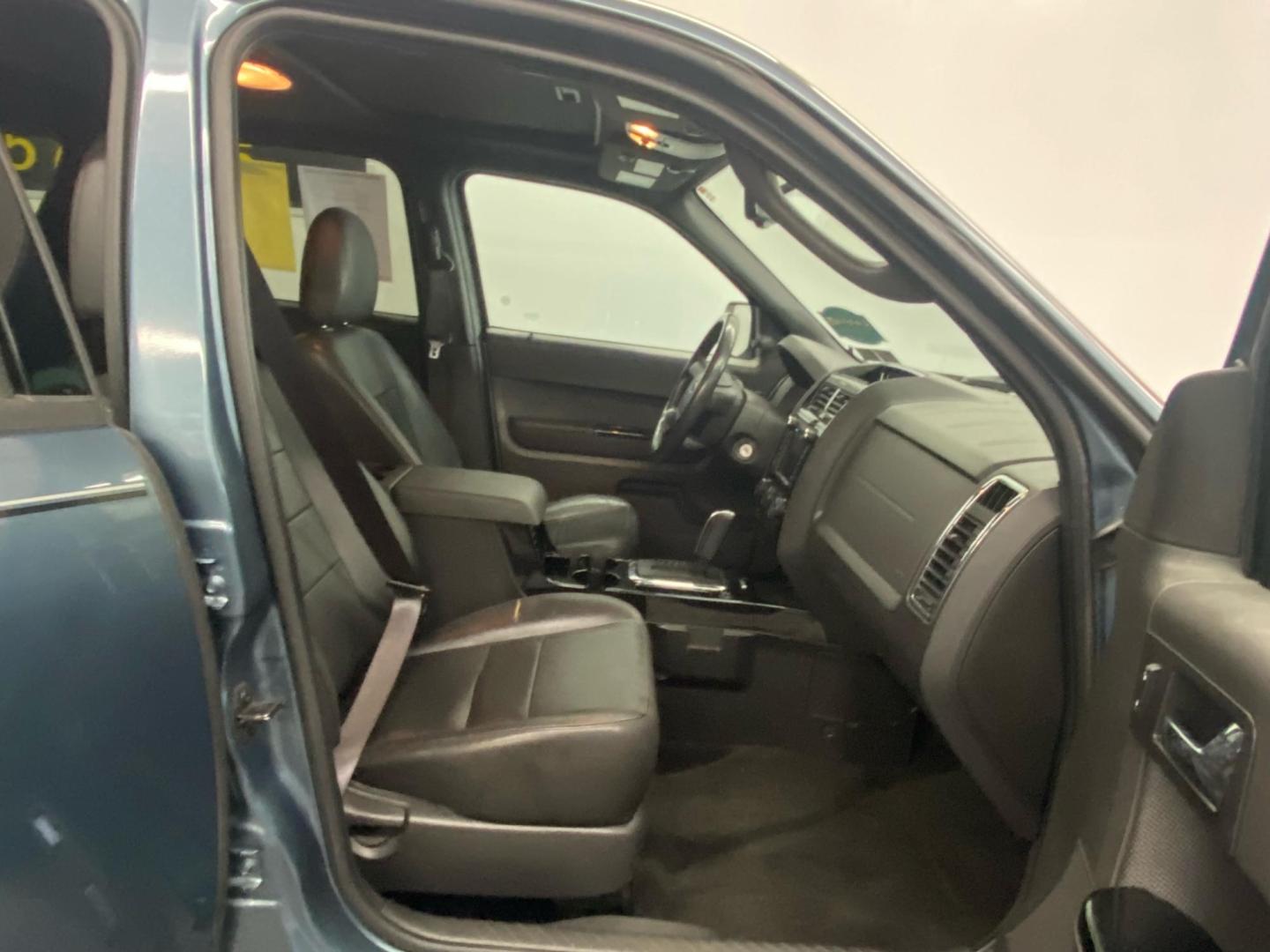 2011 BLUE /Gray Ford Escape Limited 4WD (1FMCU9EG2BK) with an 3.0L V6 DOHC 24V engine, 6-Speed Automatic transmission, located at 533 S West End Blvd., Quakertown, PA, 18951, (877) 257-4995, 40.343994, -75.303604 - Photo#5