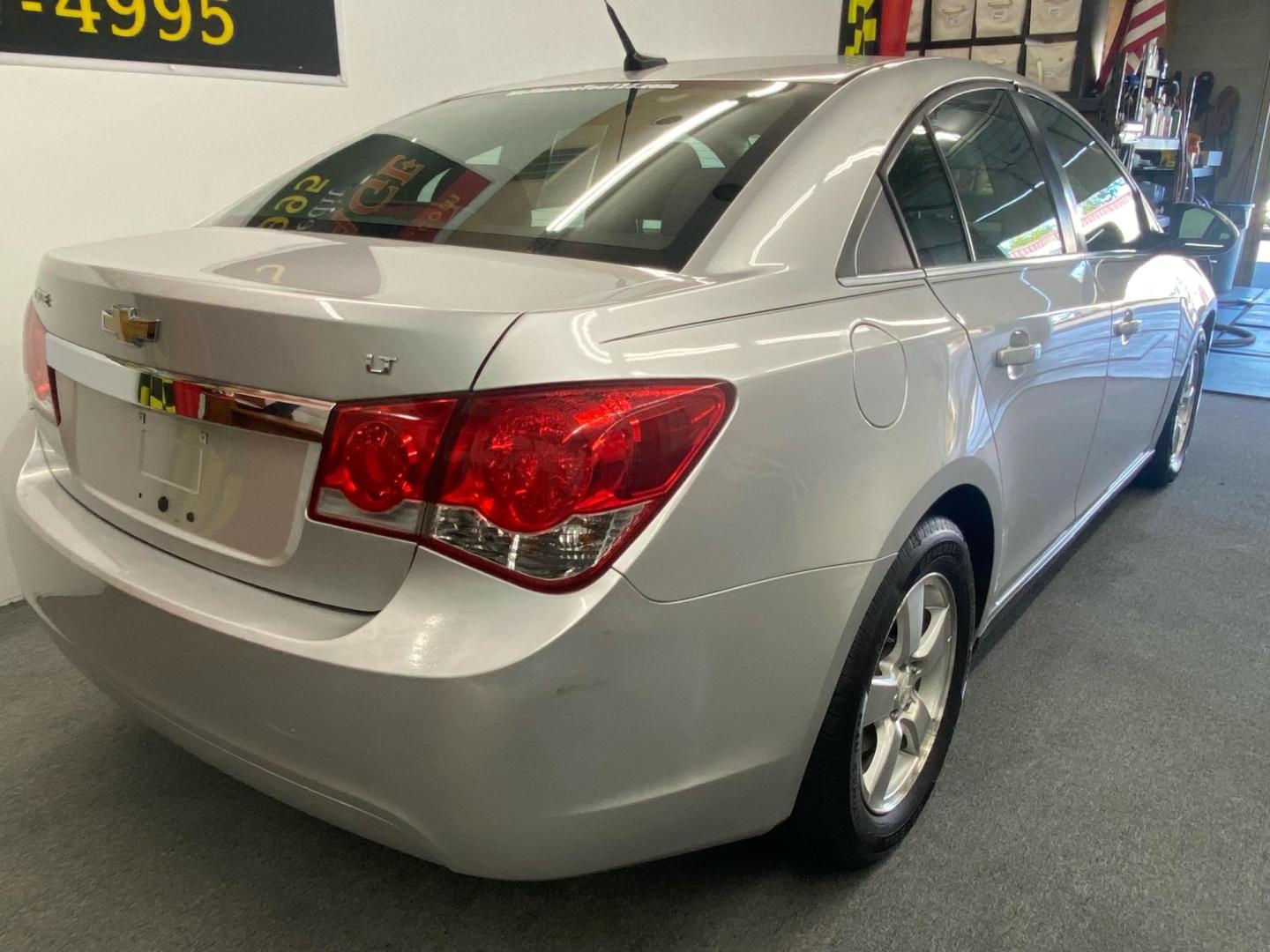 2013 SILVER /BLACK Chevrolet Cruze 1LT Auto (1G1PC5SB9D7) with an 1.4L L4 DOHC 16V TURBO engine, 6-Speed Automatic transmission, located at 533 S West End Blvd., Quakertown, PA, 18951, (877) 257-4995, 40.343994, -75.303604 - INCLUDED IN THE SALE PRICE OF EVERY VEHICLE: 48 Hour Money Back Guarantee 6 Month - 6,000 Mile Warranty Brand New PA State Inspection & Emission $10 Oil Changes for the Life of the Loan Complete CARFAX - Photo#3