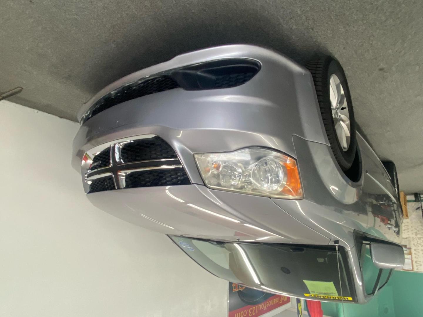 2014 SILVER /BLACK Dodge Grand Caravan SXT (2C4RDGCG7ER) with an 3.6L V6 DOHC 24V engine, 6-Speed Automatic transmission, located at 533 S West End Blvd., Quakertown, PA, 18951, (877) 257-4995, 40.343994, -75.303604 - Photo#4