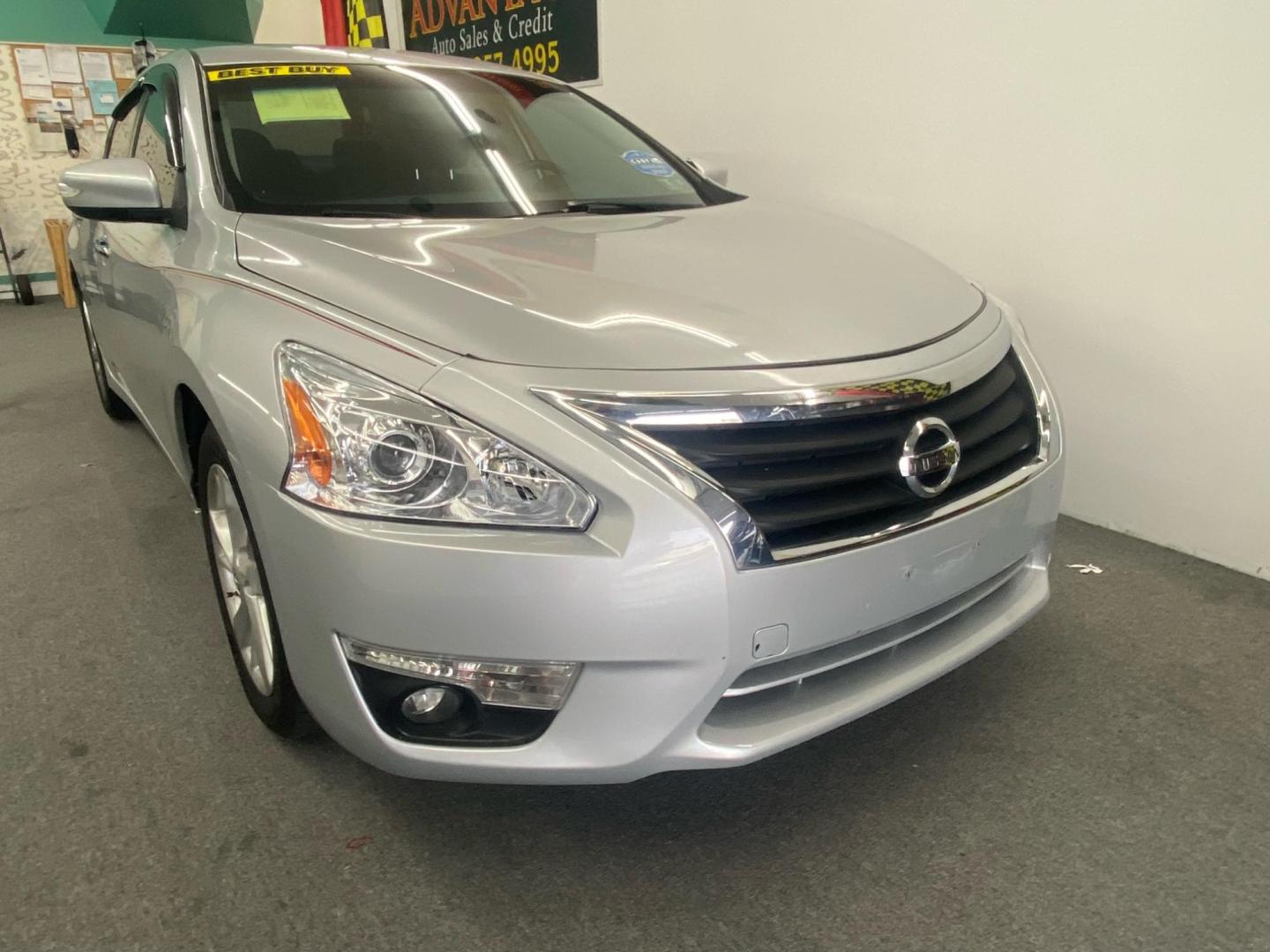 2013 SILVER /Black Nissan Altima 2.5 S (1N4AL3AP4DC) with an 2.5L L4 DOHC 16V engine, located at 533 S West End Blvd., Quakertown, PA, 18951, (877) 257-4995, 40.343994, -75.303604 - INCLUDED IN THE SALE PRICE OF EVERY VEHICLE: 48 Hour Money Back Guarantee 6 Month - 6,000 Mile Warranty Brand New PA State Inspection & Emission $10 Oil Changes for the Life of the Loan Complete CARFAX - Photo#2