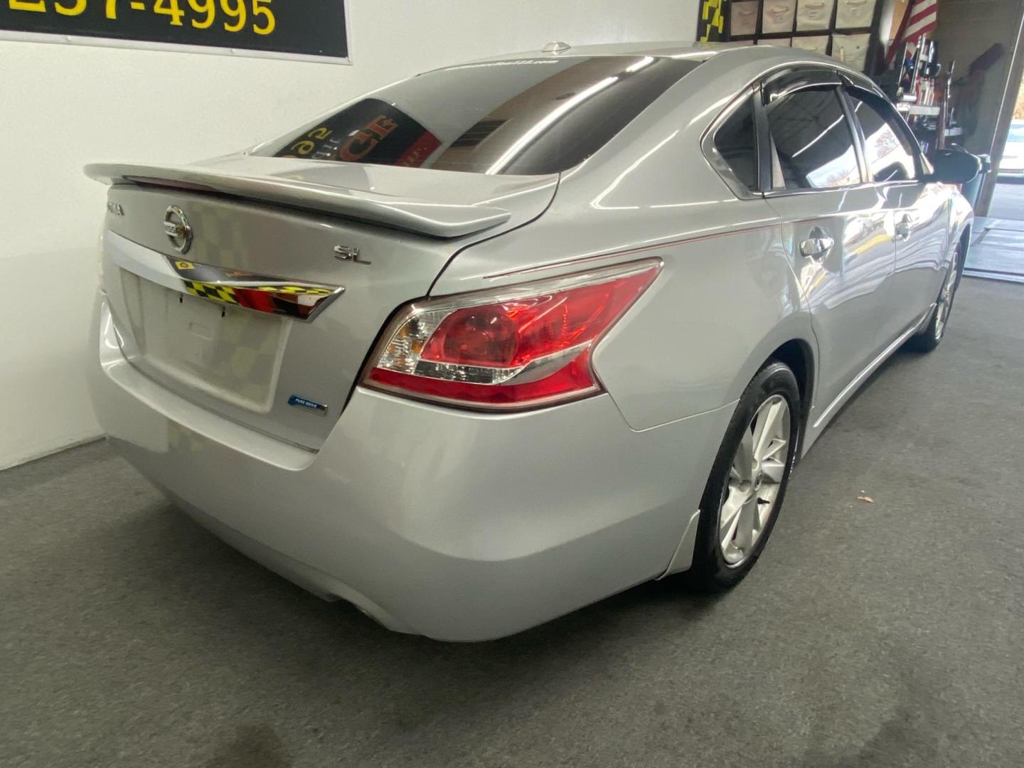 2013 SILVER /Black Nissan Altima 2.5 S (1N4AL3AP4DC) with an 2.5L L4 DOHC 16V engine, located at 533 S West End Blvd., Quakertown, PA, 18951, (877) 257-4995, 40.343994, -75.303604 - INCLUDED IN THE SALE PRICE OF EVERY VEHICLE: 48 Hour Money Back Guarantee 6 Month - 6,000 Mile Warranty Brand New PA State Inspection & Emission $10 Oil Changes for the Life of the Loan Complete CARFAX - Photo#3