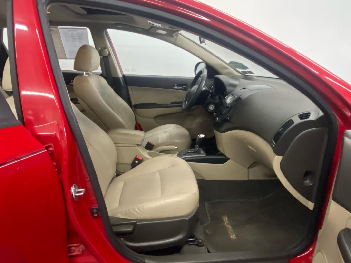 2012 RED /Tan Hyundai Elantra Touring SE Manual (KMHDC8AE5CU) with an 2.0L L4 DOHC 16V engine, 5-Speed Manual transmission, located at 533 S West End Blvd., Quakertown, PA, 18951, (877) 257-4995, 40.343994, -75.303604 - Photo#5