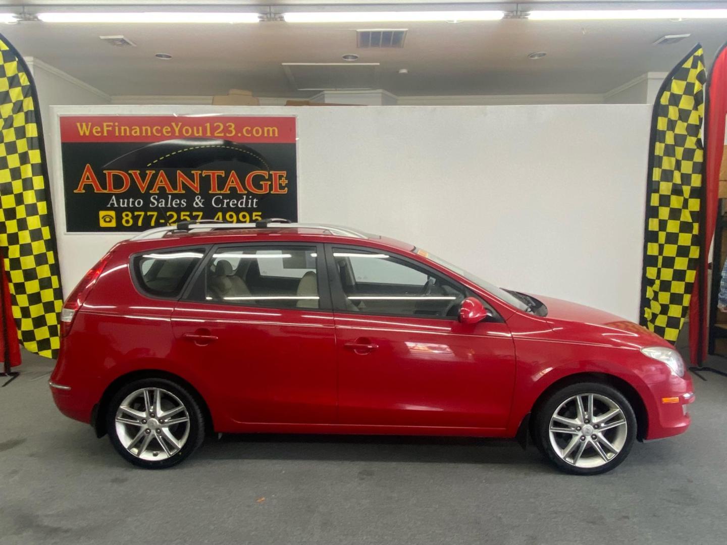 2012 RED /Tan Hyundai Elantra Touring SE Manual (KMHDC8AE5CU) with an 2.0L L4 DOHC 16V engine, 5-Speed Manual transmission, located at 533 S West End Blvd., Quakertown, PA, 18951, (877) 257-4995, 40.343994, -75.303604 - Photo#8