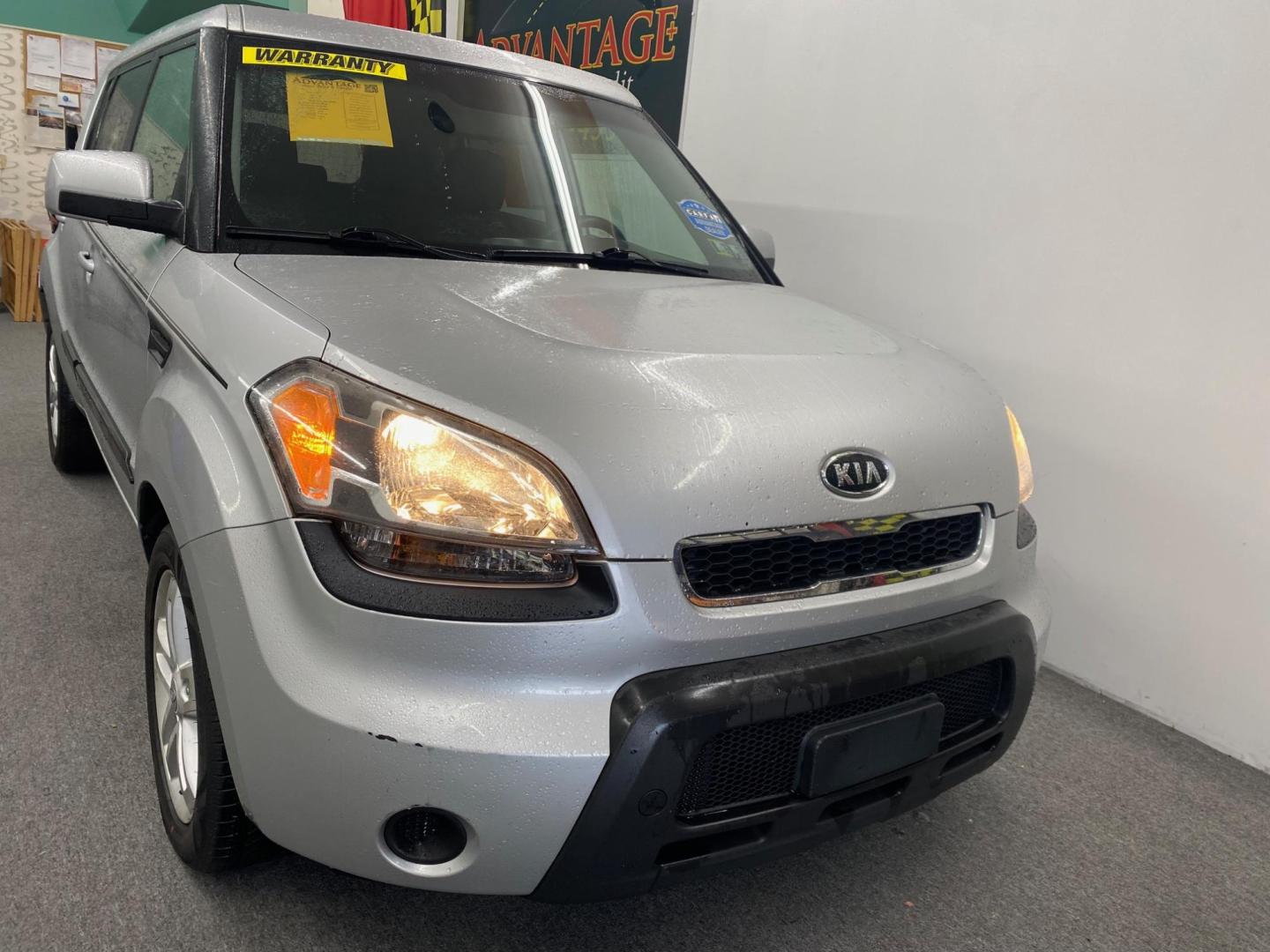 2011 Silver /BLACK Kia Soul ! (KNDJT2A21B7) with an 2.0L L4 DOHC 16V engine, located at 533 S West End Blvd., Quakertown, PA, 18951, (877) 257-4995, 40.343994, -75.303604 - INCLUDED IN THE SALE PRICE OF EVERY VEHICLE: 48 Hour Money Back Guarantee 6 Month - 6,000 Mile Warranty Brand New PA State Inspection & Emission $10 Oil Changes for the Life of the Loan Complete CARFAX - Photo#2