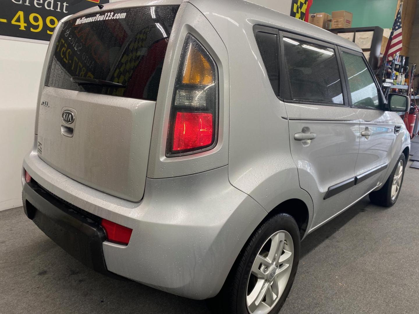 2011 Silver /BLACK Kia Soul ! (KNDJT2A21B7) with an 2.0L L4 DOHC 16V engine, located at 533 S West End Blvd., Quakertown, PA, 18951, (877) 257-4995, 40.343994, -75.303604 - INCLUDED IN THE SALE PRICE OF EVERY VEHICLE: 48 Hour Money Back Guarantee 6 Month - 6,000 Mile Warranty Brand New PA State Inspection & Emission $10 Oil Changes for the Life of the Loan Complete CARFAX - Photo#3