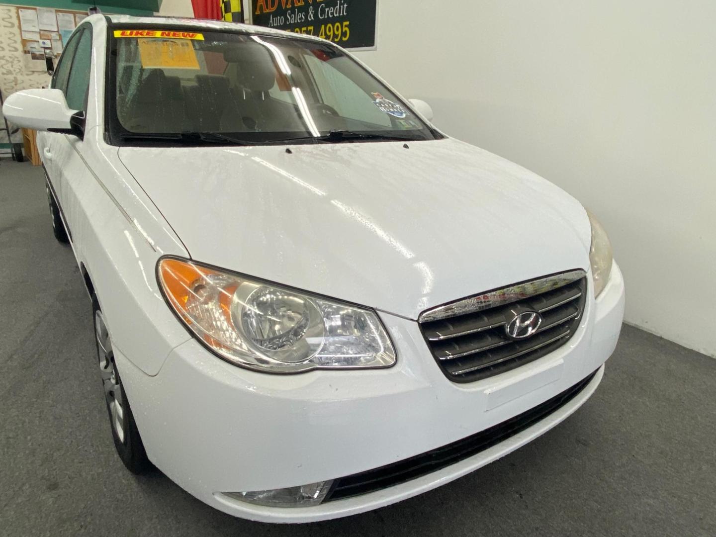 2009 White /Tan Hyundai Elantra GLS (KMHDU46D09U) with an 2.0L L4 DOHC 16V engine, located at 533 S West End Blvd., Quakertown, PA, 18951, (877) 257-4995, 40.343994, -75.303604 - Photo#2