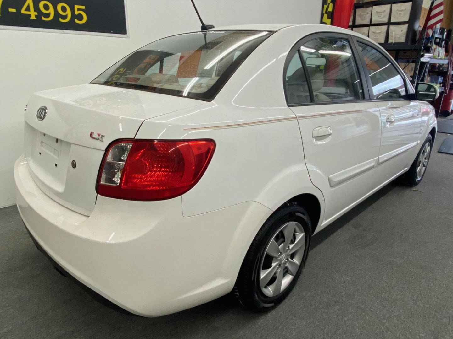 2011 WHITE /Tan Kia Rio Base (KNADH4A32B6) with an 1.6L L4 DOHC 16V engine, 5-Speed Manual transmission, located at 533 S West End Blvd., Quakertown, PA, 18951, (877) 257-4995, 40.343994, -75.303604 - INCLUDED IN THE SALE PRICE OF EVERY VEHICLE: 48 Hour Money Back Guarantee 6 Month - 6,000 Mile Warranty Brand New PA State Inspection & Emission $10 Oil Changes for the Life of the Loan Complete CARFAX - Photo#3