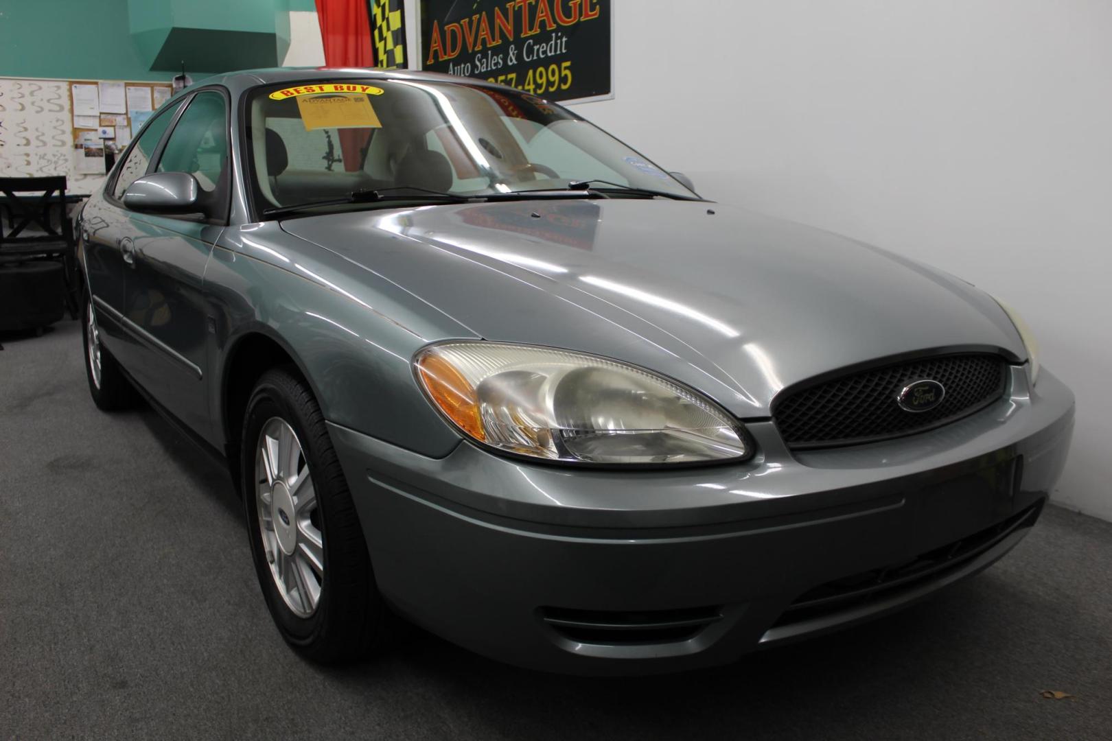 2005 /Tan Ford Taurus SEL (1FAHP56S85A) with an 3.0L V6 DOHC 24V engine, 4-Speed Automatic Overdrive transmission, located at 533 S West End Blvd., Quakertown, PA, 18951, (877) 257-4995, 40.343994, -75.303604 - INCLUDED IN THE SALE PRICE OF EVERY VEHICLE: 48 Hour Money Back Guarantee 6 Month - 6,000 Mile Warranty Brand New PA State Inspection & Emission $10 Oil Changes for the Life of the Loan Complete CARFAX - Photo#2