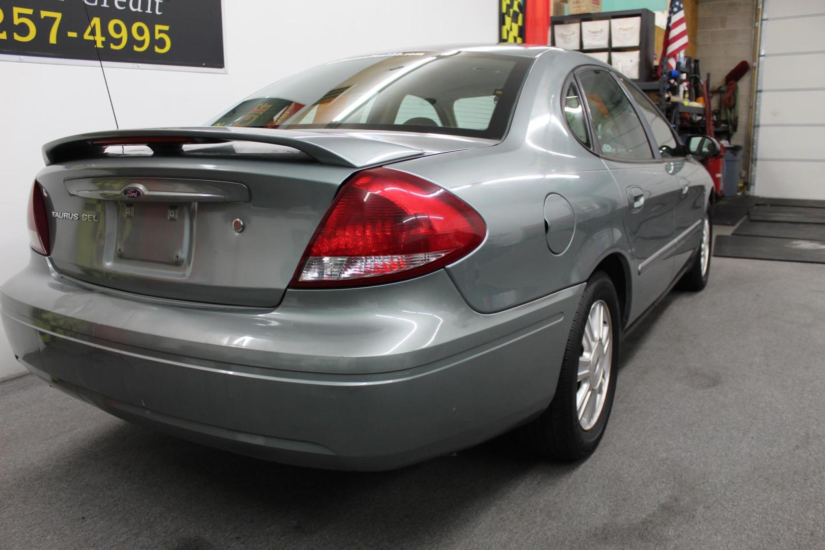 2005 /Tan Ford Taurus SEL (1FAHP56S85A) with an 3.0L V6 DOHC 24V engine, 4-Speed Automatic Overdrive transmission, located at 533 S West End Blvd., Quakertown, PA, 18951, (877) 257-4995, 40.343994, -75.303604 - INCLUDED IN THE SALE PRICE OF EVERY VEHICLE: 48 Hour Money Back Guarantee 6 Month - 6,000 Mile Warranty Brand New PA State Inspection & Emission $10 Oil Changes for the Life of the Loan Complete CARFAX - Photo#3